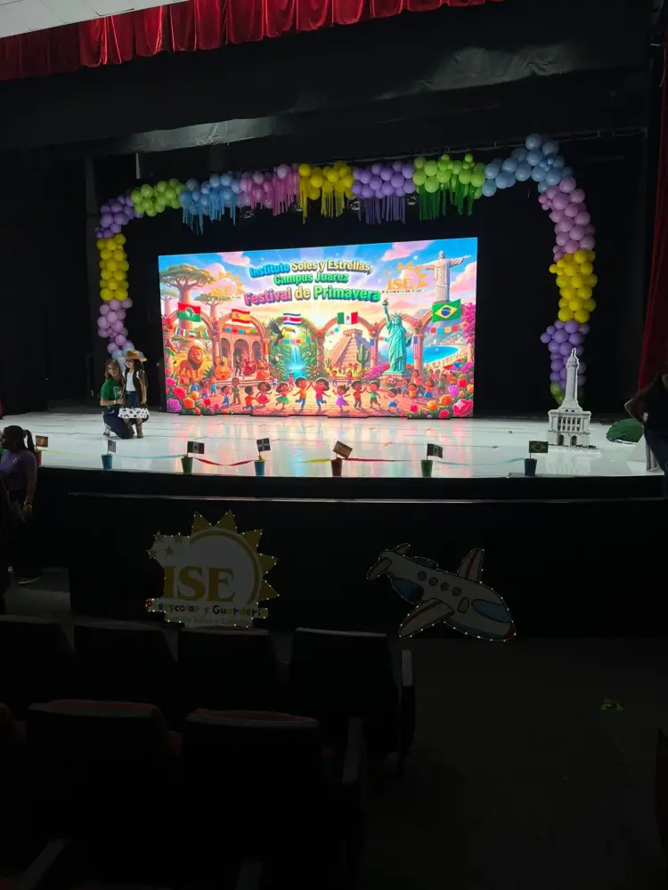 Pantalla de 6×3 en el Teatro Sara García
